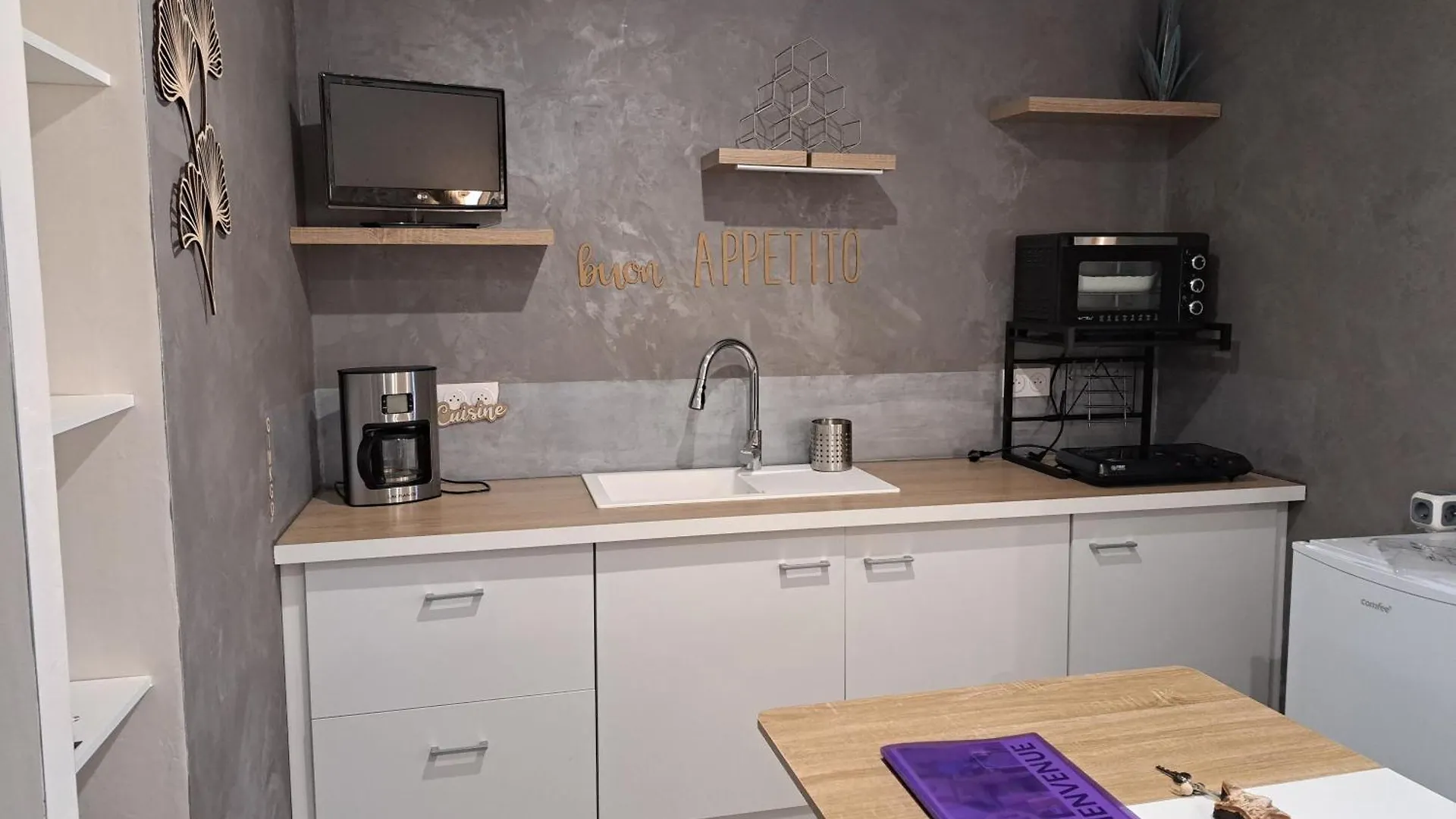 Le Chemin Des Berands Chambres D'Hotes Renaison Couette-café