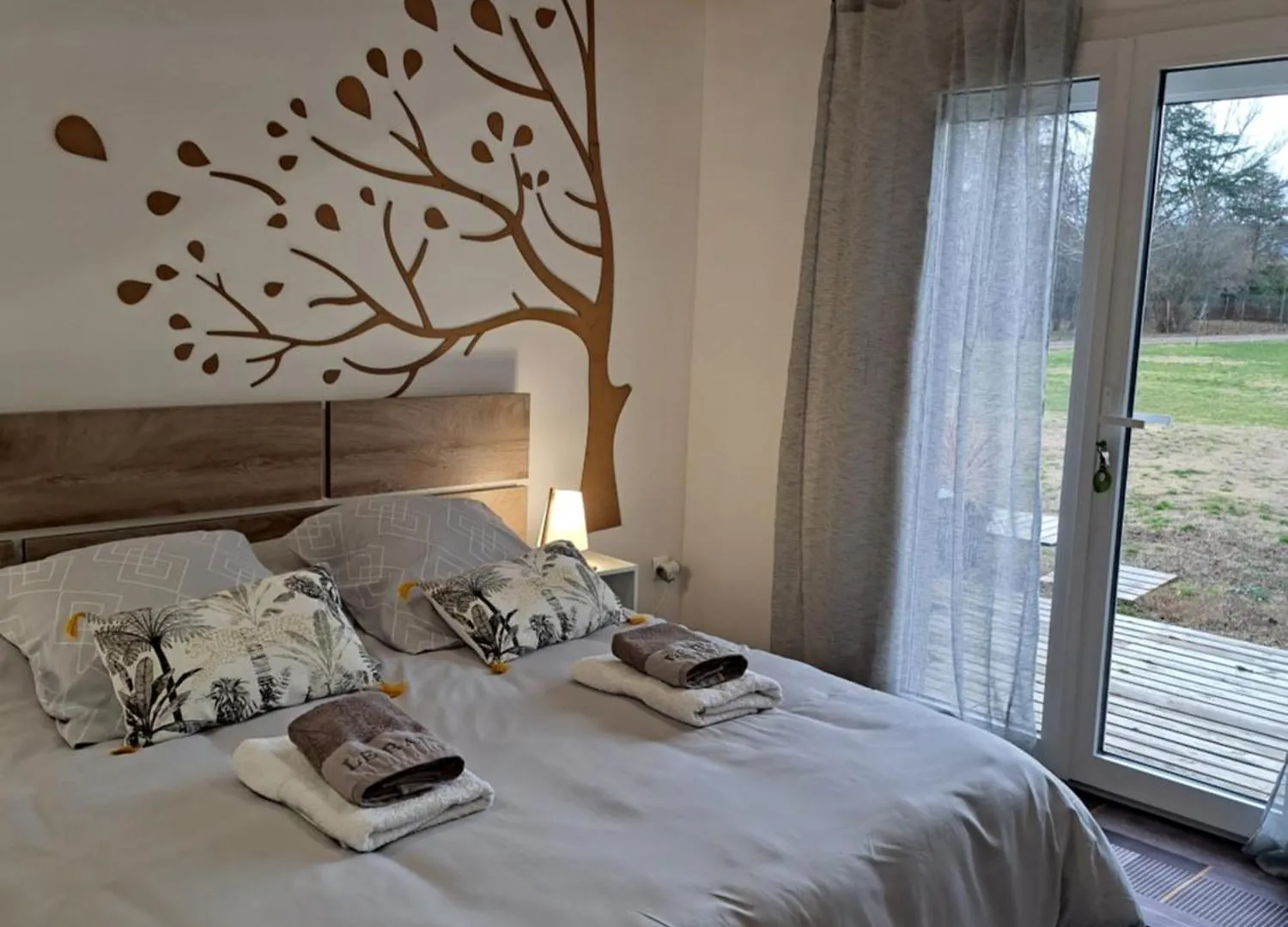 Le Chemin Des Berands Chambres D'Hotes Renaison Bed & Breakfast