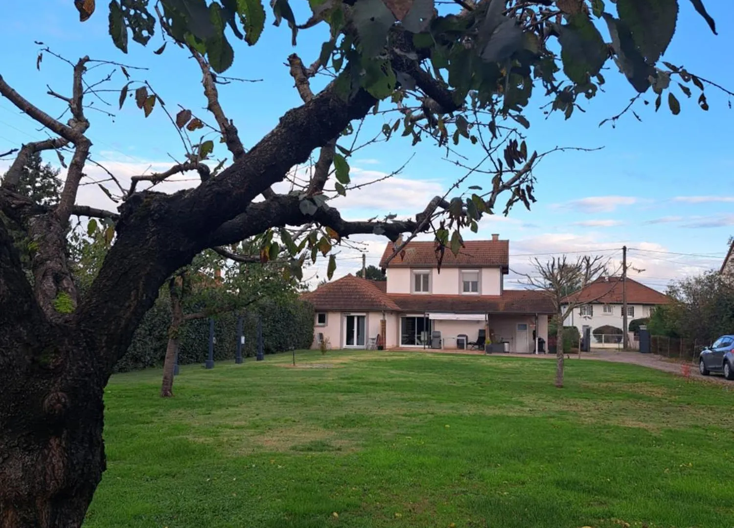 Le Chemin Des Berands Chambres D'Hotes Renaison Bed & Breakfast
